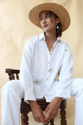 White slub cotton dolman sleeves shirt with organza flowers